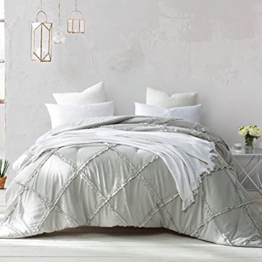 Gray Ruffled Queen Size Comforter